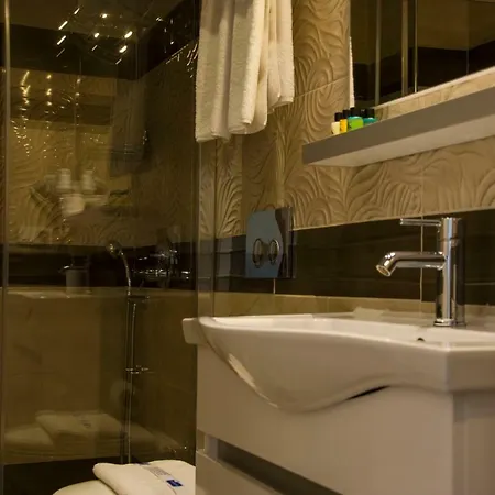 Necdet Kaptan Butik Otel 호텔 보즈자아다